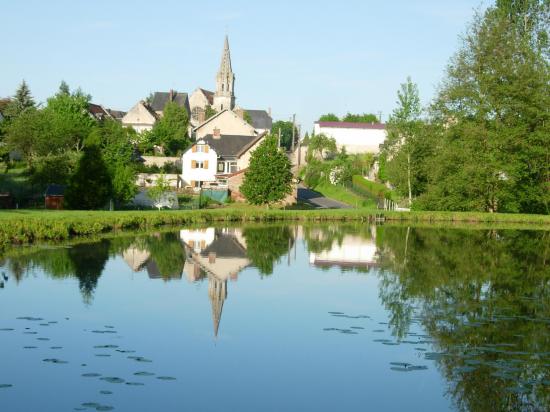 Brancourt vu de l'étang